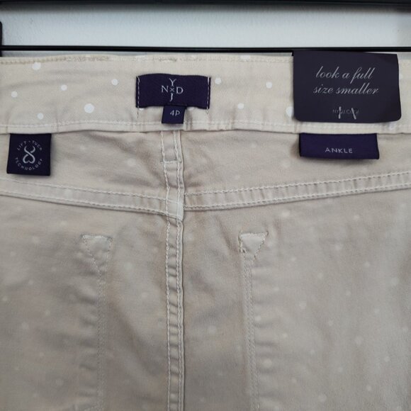 Ladies Petite SZ 4P NYDJ Beige Polka-Dot Ankle Pant - Picture 6 of 6